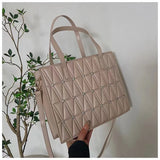 Hot Diamond Inlaid Leather Handheld Bag