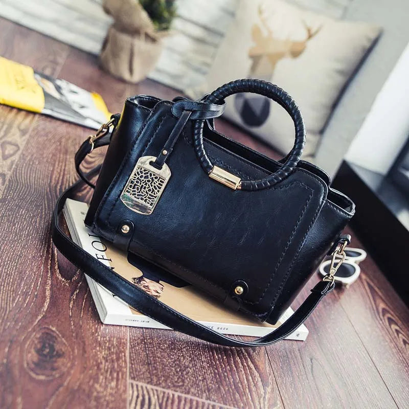 Woven Circular Handle Women's Shoulder Bag