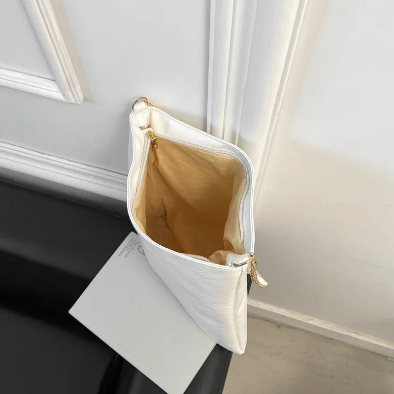 Women's Shoulder Bag Casual Messenger Bag Solid Style Vintage Envelope Bag