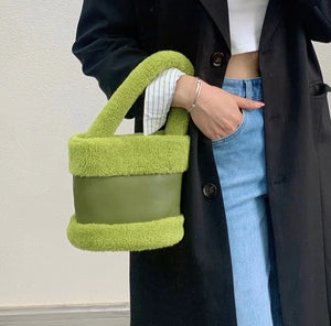 Plush Women's Bucket Bag Retro Handbag Autumn/Winter