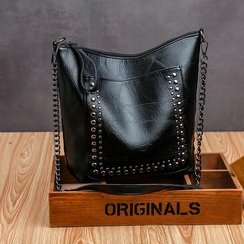 Women's Winter Retro Large Capacity Single Shoulder Bucket Bag with Rivet Detail