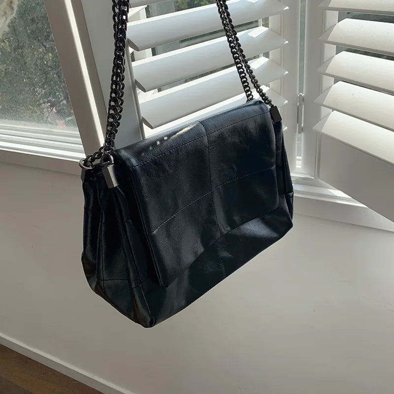 Stylish Ladies Large Capacity Chain Messenger Bag