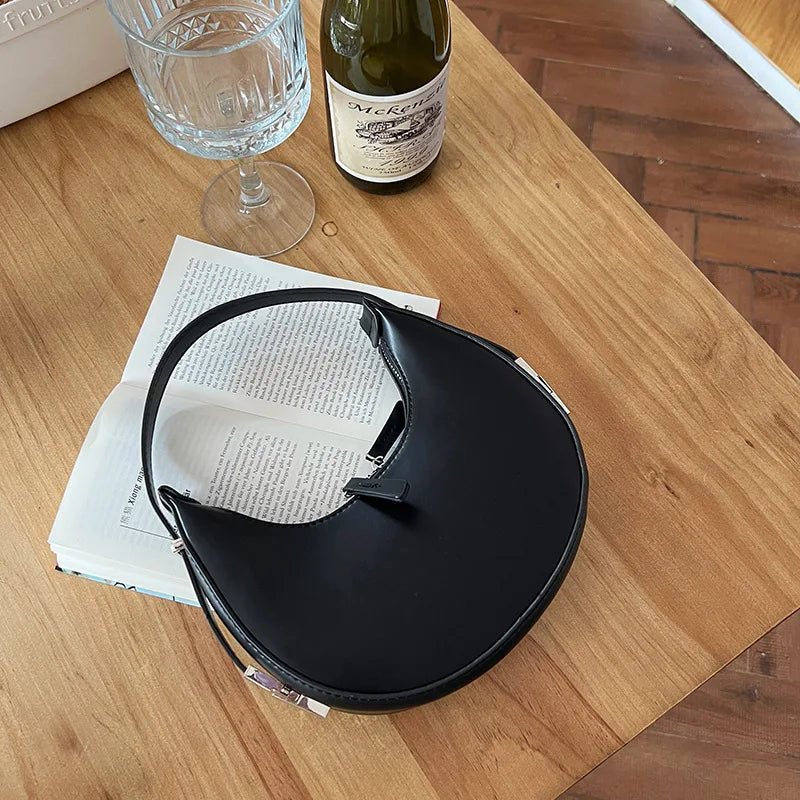 Dark Wind Crescent Shoulder Bag Women All-match Portable Armpit Bag