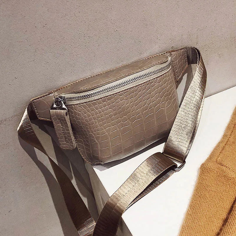 Crocodile Leather Banana Fanny Bag Large Capacity Chest Pack for Women