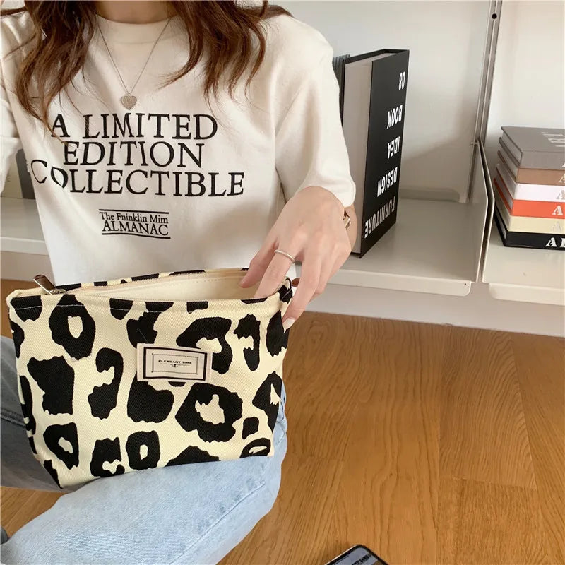 Pink Leopard Print Women's Cosmetic Bag Retro Flower Ladies Small Clutch