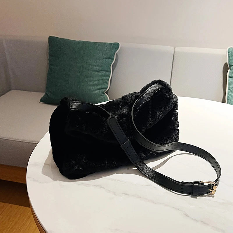 Plush Texture Shopping Bag Western Style Underarm Bag