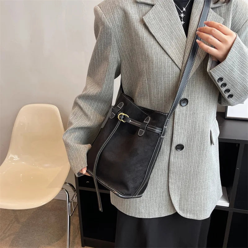 Autumn Winter Bucket Bag Shoulder Bags Women Western Style Crossbody Bags