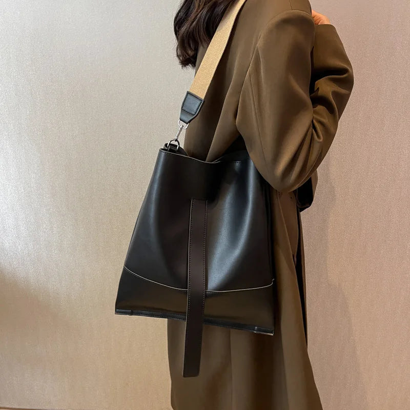 Large Capacity Handbags Retro Leisure Shoulder Bag PU Leather Tote Bag