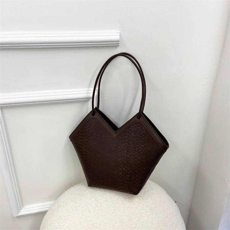Large Capacity Shoulder Bags For Women Handbags Retro High Female Underarm Bag