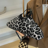 Texture Western Handbag Women's Light Messenger Bag