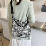 Embroidery Chain Messenger Handbags Women Large Capacity