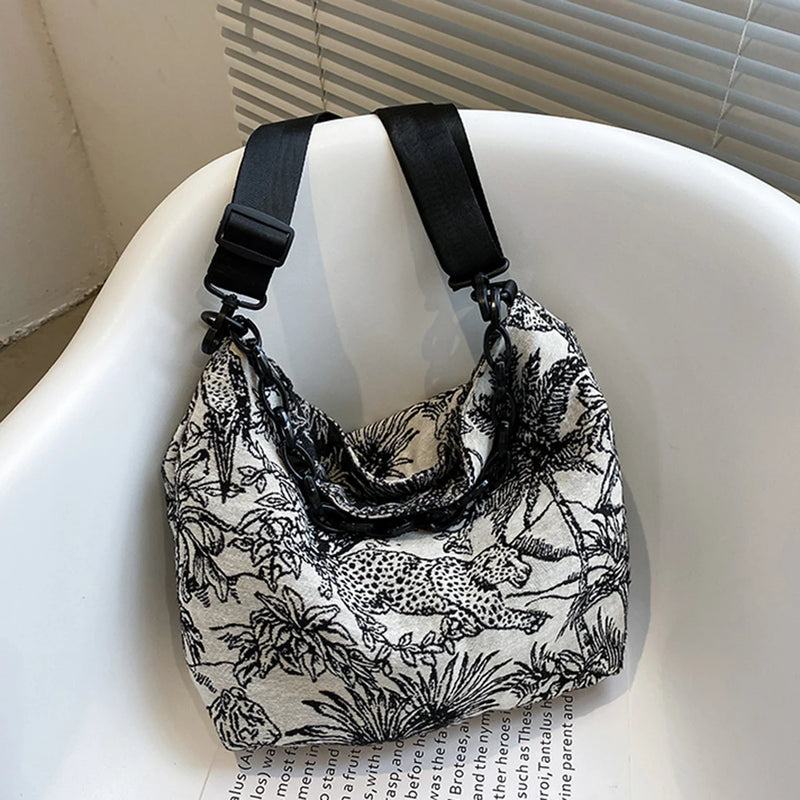 Embroidery Chain Messenger Handbags Women Large Capacity