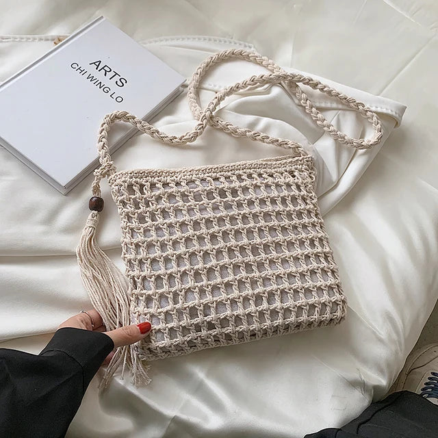 Retro Woven Woolen Crossbody Bag with Tassel Beach Shoulder Handbag