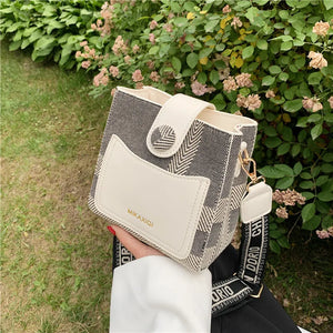 Retro Hong Kong Wide Shoulder Strap Diagonally Bag