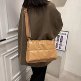 Retro Pu Ladies Shoulder Bag Winter Messenger Bag Solid Cover Type Messenger Bag