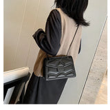 Rivet Chain Crossbody Bag for Women Shoulder Bag Lady Small Handbag