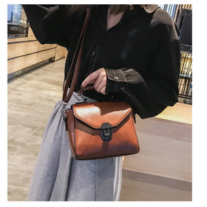 Square Crossbody Bag Women Retro Leather Brown Shoulder Messenger Bag