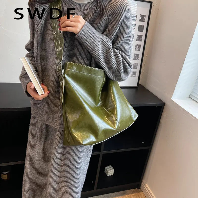 Large Crossbody Bag Vintage Leather High Capacity Hobo Handbag