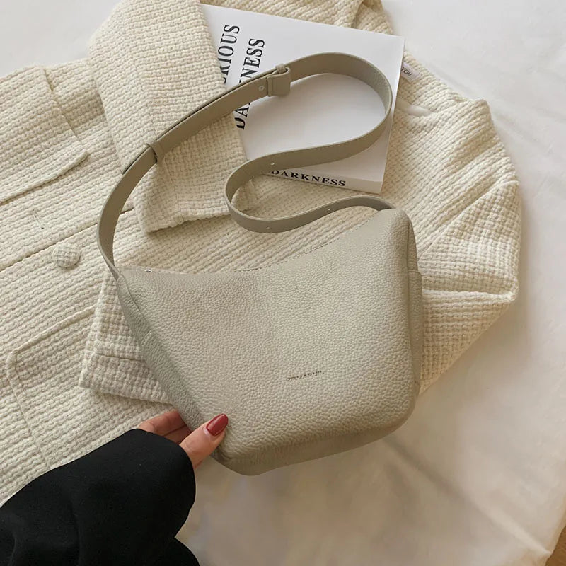 Retro Shoulder Bag Small Bucket Crossbody Bag Winter Style