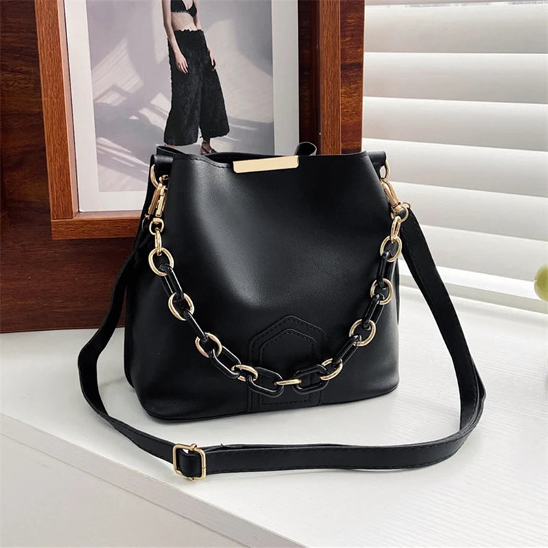 Retro Women's Shoulder Bag Large-Capacity Chain Bucket Bag