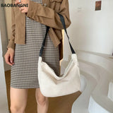 Women's Large Capacity Knitting Shoulder Bag