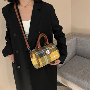Women's Casual Lattice Messenger Bag Western Retro Art In Handbag
