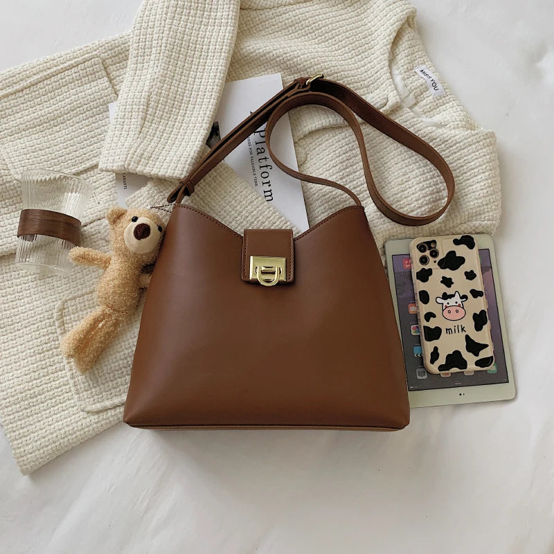 Bear Pendant Crossbody Bag Leather Handbag Vintage Messenger Bag