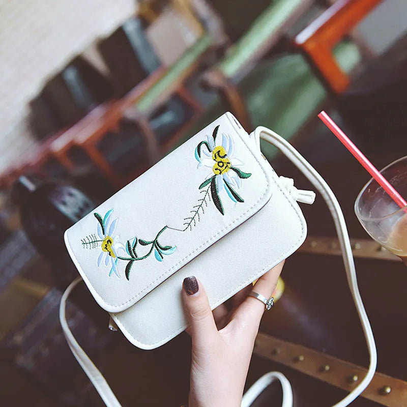 Women Messenger Bags PU Leather Handbag Flowers Embroidery Beach Bag