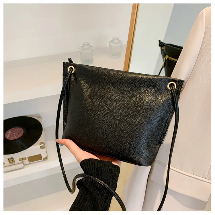 Small Leather Crossbody Bag for Women Solid Bucket Messenger Purse