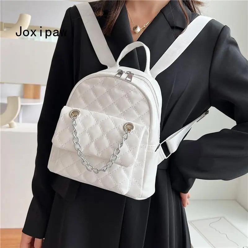 Vintage Large Capacity Women's Chain Backpack