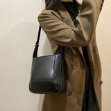 Vintage Leather Shoulder Bags for Women Handbags Purses Casual Bucket Bags