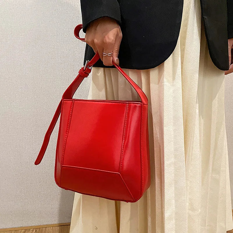 Vintage Leather Shoulder Bags for Women Handbags Purses Casual Bucket Bags