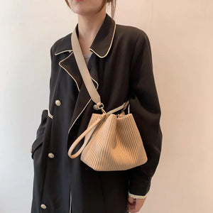 Summer Fold Texture Messenger Bag Large Capacity Bucket Bag