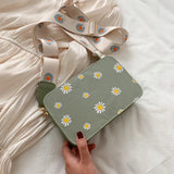 Daisy Flower Shoulder Bag Western Style Chain Messenger Bag