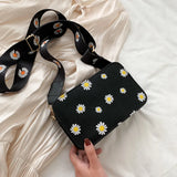 Daisy Flower Shoulder Bag Western Style Chain Messenger Bag