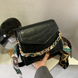 Stone Pattern Shoulder Bag with Chain Handle