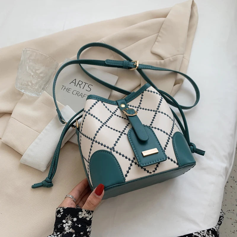 Summer Rhombus Embroidery Thread Messenger Bag