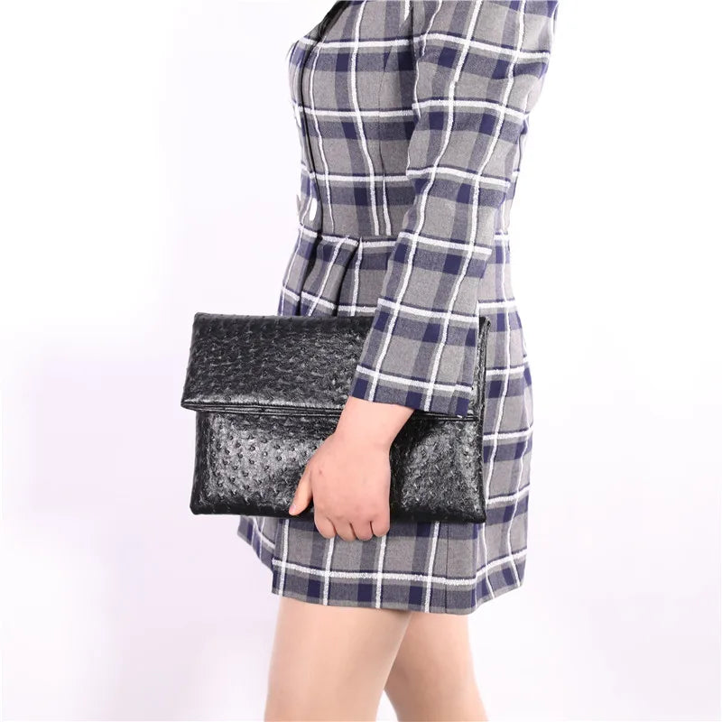 Serpentine Envelope Clutch Crossbody Chain Handbag