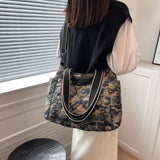 Large Capacity Nylon Crossbody Bag Solid Shoulder Handbag