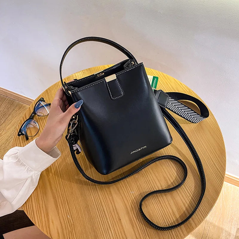 Portable Bucket Bag Female Autumn Wave Shoulder High-end Commuter Messenger Bag