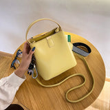 Portable Bucket Bag Female Autumn Wave Shoulder High-end Commuter Messenger Bag