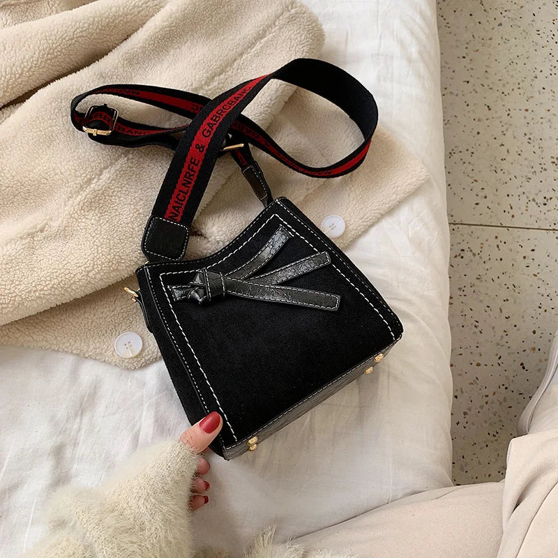 Wild Atmospheric Shoulder Bucket Bag Broadband Net Red Messenger Small Bag