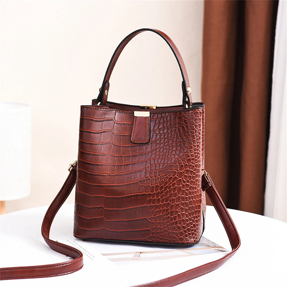 Vintage Crocodile Shoulder Bag Large Capacity Lady Purse