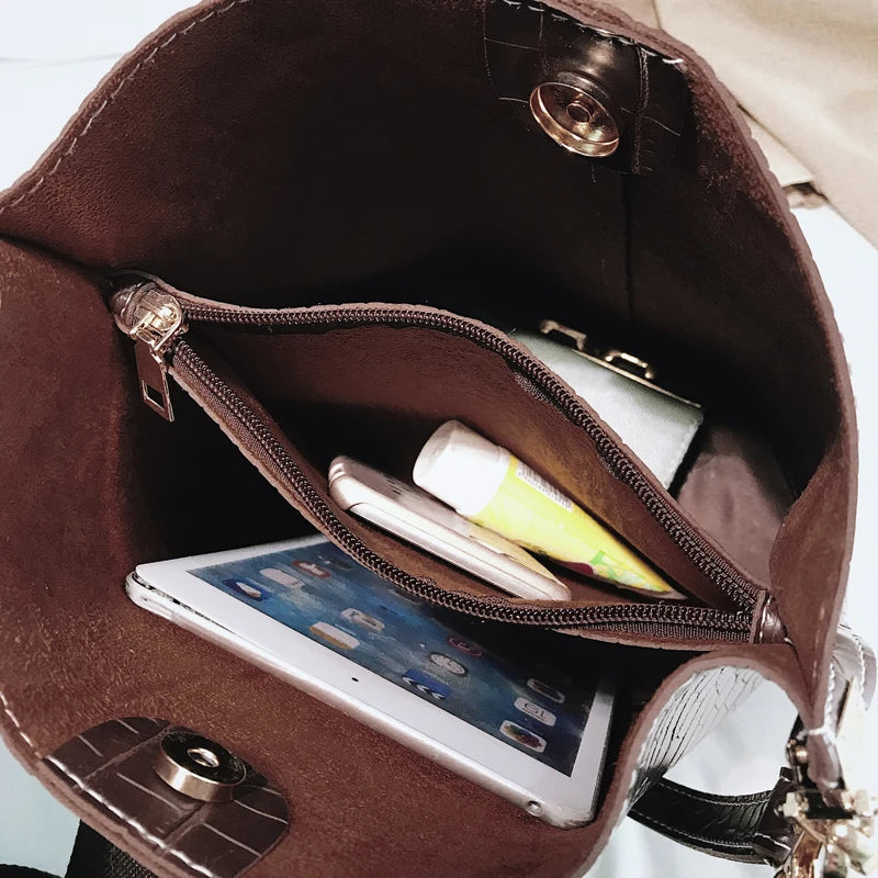 Vintage Crocodile Pattern Crossbody Bag
