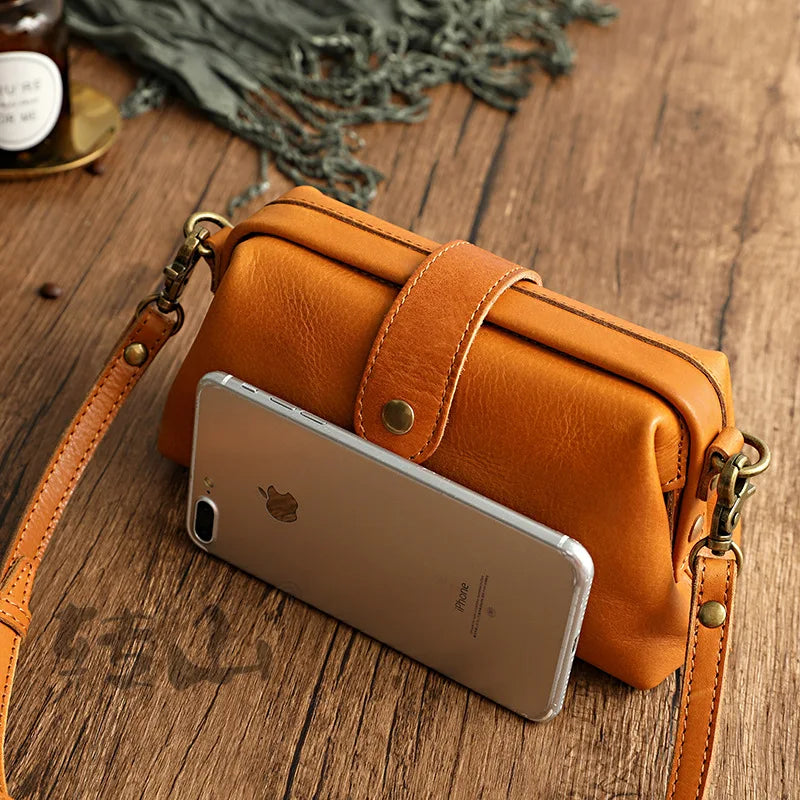 Vintage Doctor Bags Crossbody Women Casual Handbags Small Clip Purses Travel
