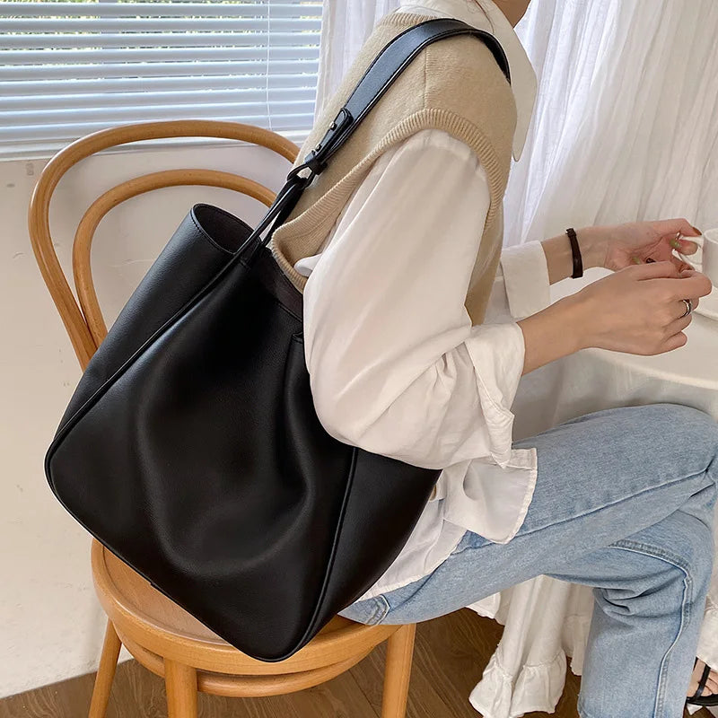 Vintage Large Capacity Women Handbags PU Leather Underarm Bag