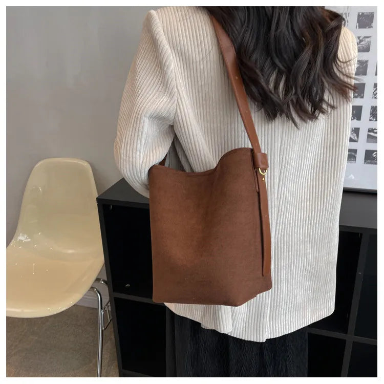 Vintage Matte Leather Women's Bucket Bag Winter Crossbody Handbag