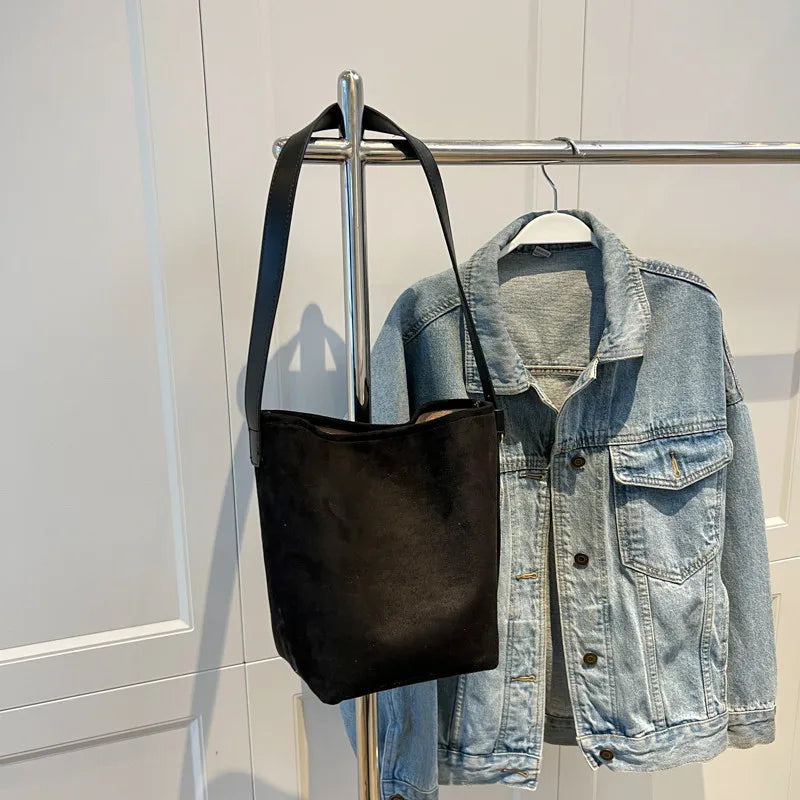 Vintage Matte Leather Women's Bucket Bag Winter Crossbody Handbag