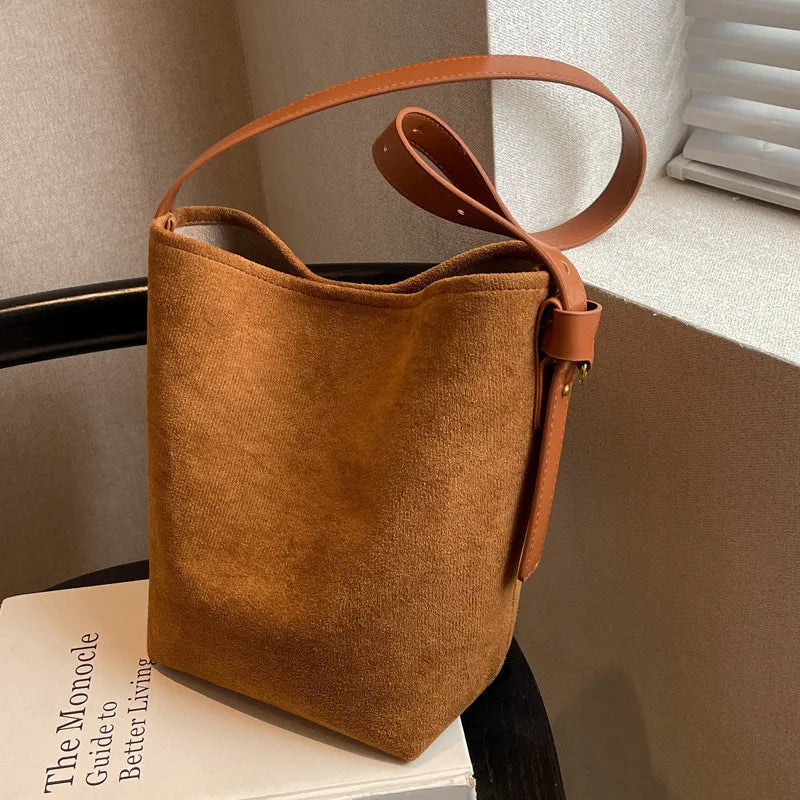 Vintage Matte Leather Women's Bucket Bag Winter Crossbody Handbag