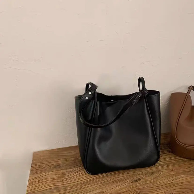 Vintage Leather Shoulder Bag Large Capacity Tote for Women